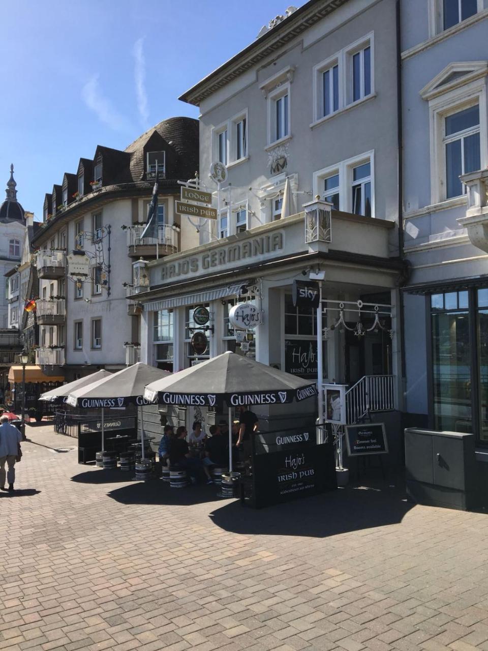 Hajo'S Germania Lodge & Irish Pub Rüdesheim am Rhein Esterno foto